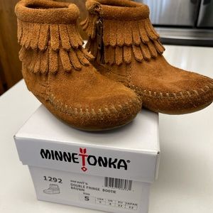 NWB-Minnetonka fringe booties (kids)